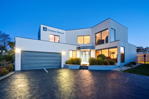 Madsen Retreat - Accommodation Redcliffe 0