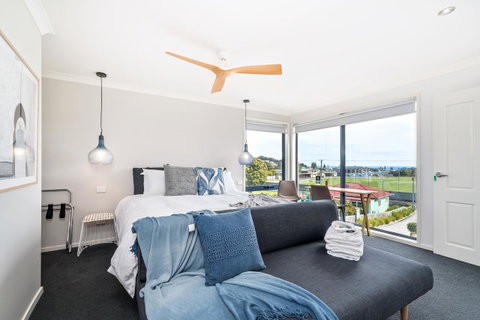 Madsen Retreat - Accommodation Redcliffe 8