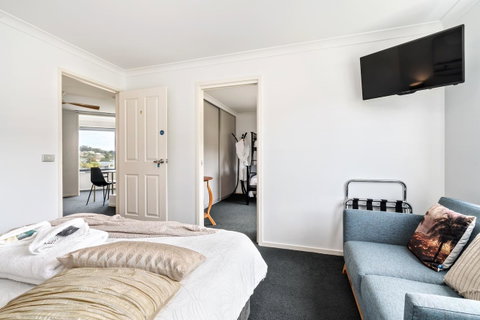 Madsen Retreat - Accommodation Redcliffe 17