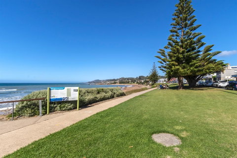 Madsen Retreat - Accommodation Redcliffe 32