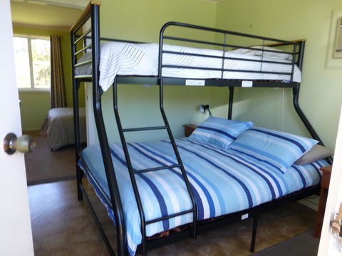 Quamby Pines Chalet - Accommodation Redcliffe 29