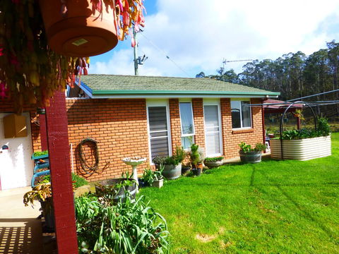 Quamby Pines Chalet - Accommodation Redcliffe 22