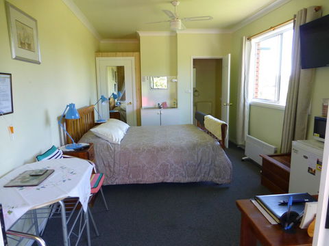 Quamby Pines Chalet - Accommodation Redcliffe 26