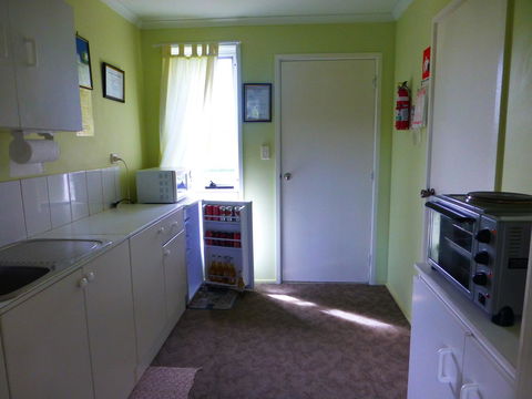 Quamby Pines Chalet - Accommodation Redcliffe 6