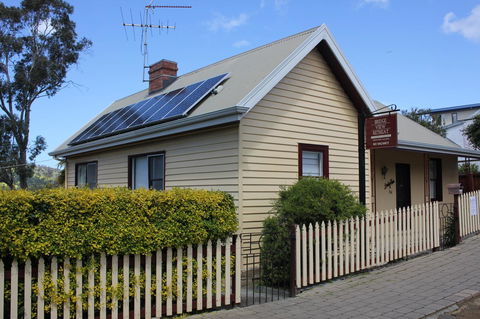 Bridge View Retreat - Accommodation Redcliffe 0
