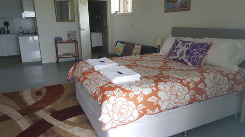 AppleBay Guest House - Accommodation Redcliffe 15