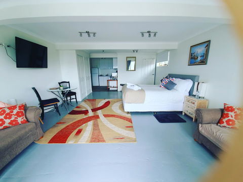 AppleBay Guest House - Accommodation Redcliffe 1