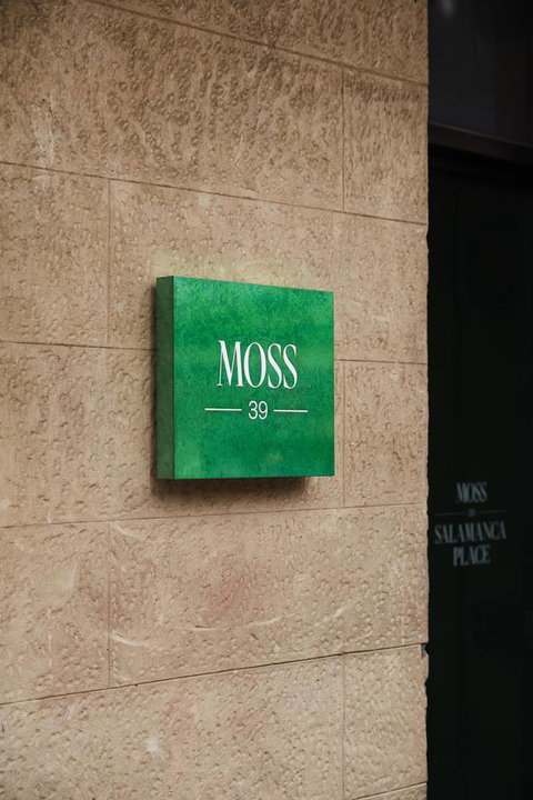 Moss Hotel - Accommodation Redcliffe 4