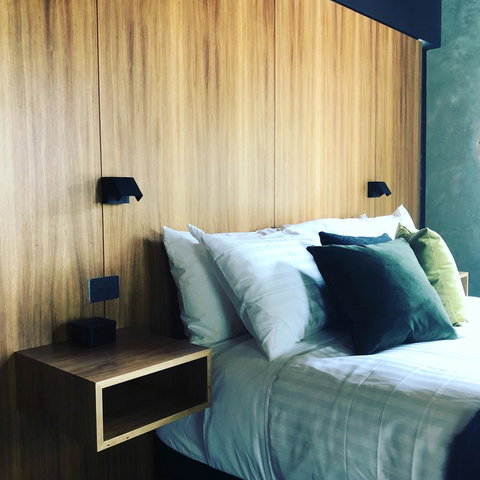 Moss Hotel - Accommodation Redcliffe 19