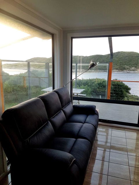 Ocean View Cottage - Accommodation Redcliffe 10