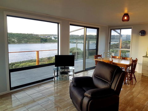 Ocean View Cottage - Accommodation Redcliffe 11