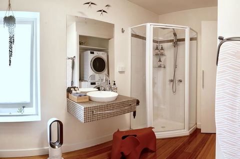 Lotus Gogh Apartment - Accommodation Redcliffe 24