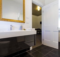 Deloraine Hotel - Accommodation Redcliffe