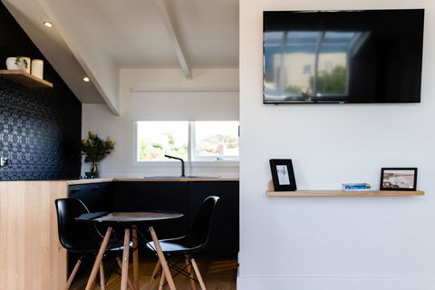 Litora Accommodation - Accommodation Redcliffe 11