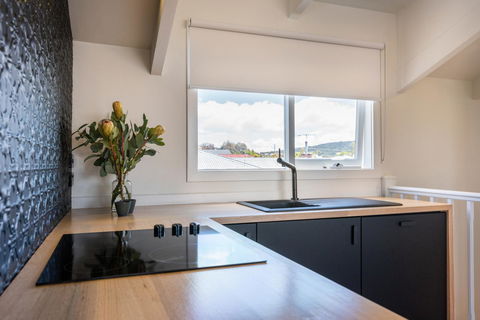 Litora Accommodation - Accommodation Redcliffe 9