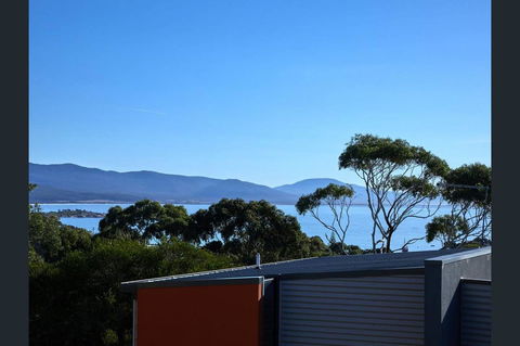 Bicheno Views On Douglas - Accommodation Redcliffe 2