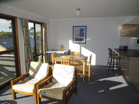 Orford Prosser Holiday Units - Accommodation Redcliffe 5