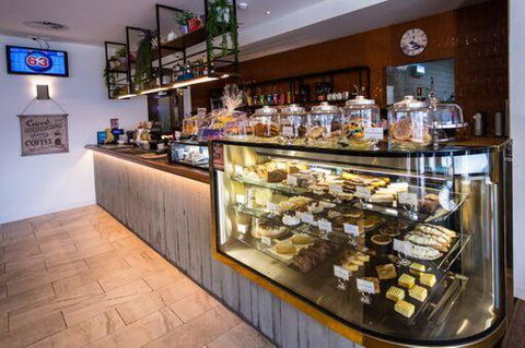Shoreline Hotel - Accommodation Redcliffe 5