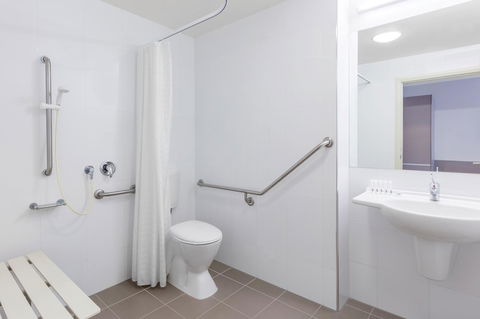 Travelodge Hotel Hobart Airport - Accommodation Redcliffe 5