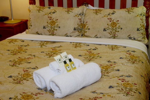 Edinburgh Gallery Bed & Breakfast - Accommodation Redcliffe 44