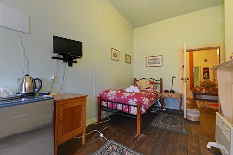 Edinburgh Gallery Bed & Breakfast - Accommodation Redcliffe 27