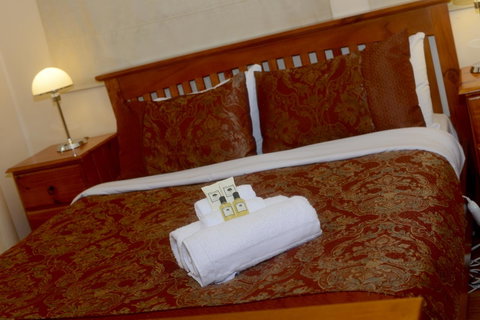 Edinburgh Gallery Bed & Breakfast - Accommodation Redcliffe 20