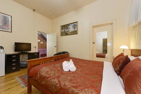 Edinburgh Gallery Bed & Breakfast - Accommodation Redcliffe 19