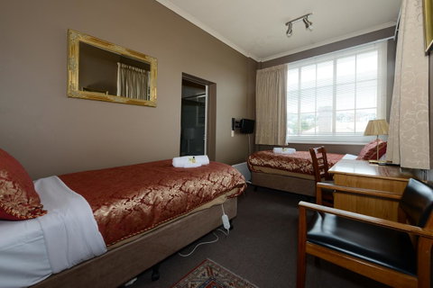 Edinburgh Gallery Bed & Breakfast - Accommodation Redcliffe 7