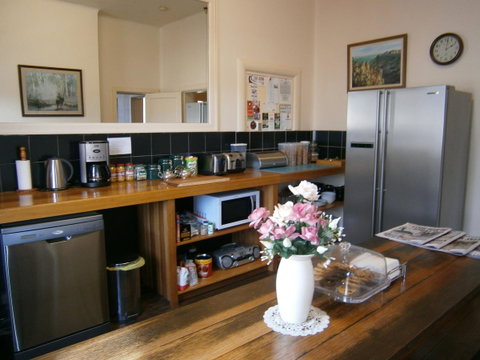 Edinburgh Gallery Bed & Breakfast - Accommodation Redcliffe 5