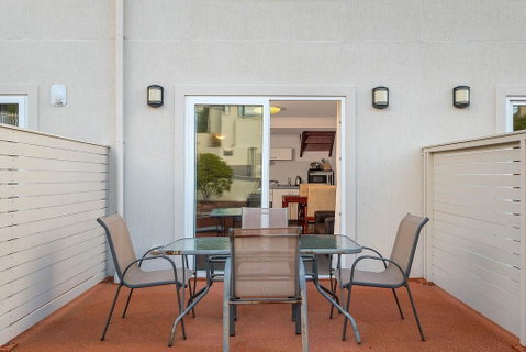 Apartment 104 - Accommodation Redcliffe 6