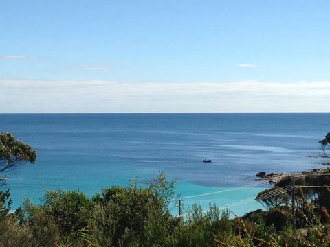DOLPHIN LOOKOUT COTTAGE - Amazing Views Of The Bay Of Fires - Accommodation Redcliffe 12