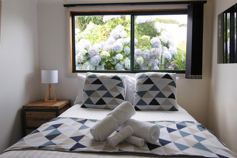 DOLPHIN LOOKOUT COTTAGE - Amazing Views Of The Bay Of Fires - Accommodation Redcliffe 6