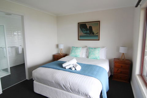 DOLPHIN LOOKOUT COTTAGE - Amazing Views Of The Bay Of Fires - Accommodation Redcliffe 10