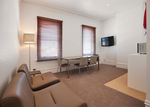 Ikon Hotel - Accommodation Redcliffe 17