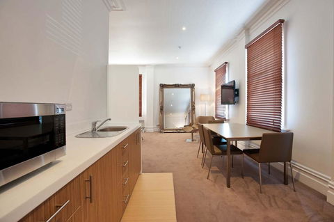 Ikon Hotel - Accommodation Redcliffe 24
