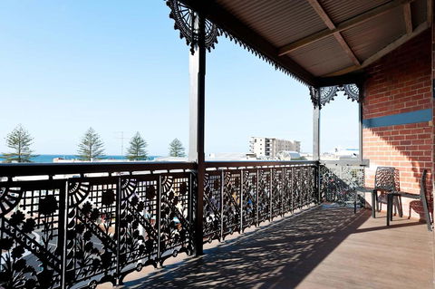 Ikon Hotel - Accommodation Redcliffe 26