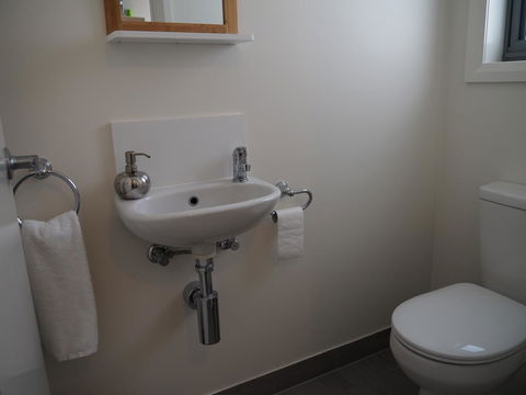 GRANITE BEACH HOUSE @ Bay Of Fires - Accommodation Redcliffe 13