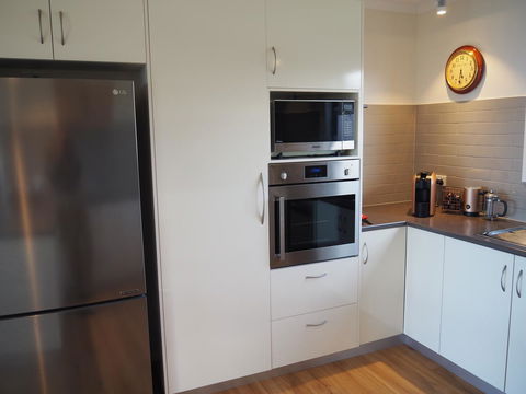 GRANITE BEACH HOUSE @ Bay Of Fires - Accommodation Redcliffe 11