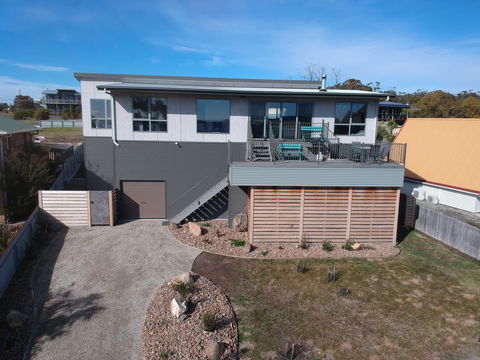 GRANITE BEACH HOUSE @ Bay Of Fires - Accommodation Redcliffe 1