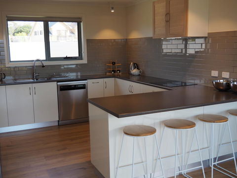 GRANITE BEACH HOUSE @ Bay Of Fires - Accommodation Redcliffe 5