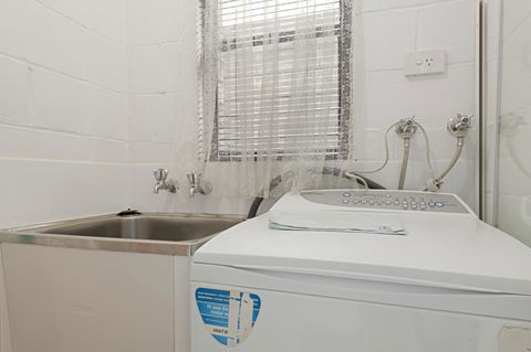 Aruba Apartments - Accommodation Redcliffe 6