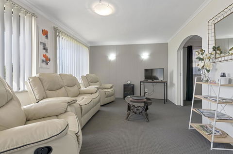 Aruba Apartments - Accommodation Redcliffe 9