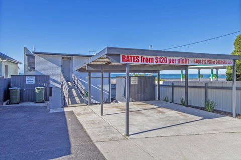 Aruba Apartments - Accommodation Redcliffe 4