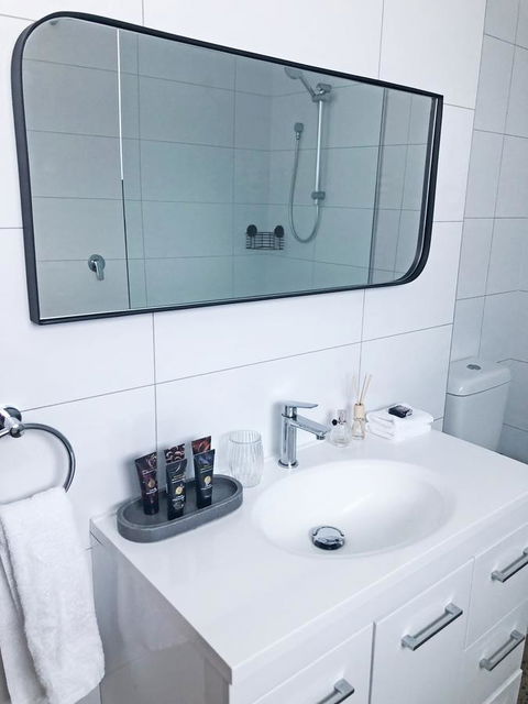 EMBRACING EVANDALE - Hosted By L'Abode Accommodation - Accommodation Redcliffe 22