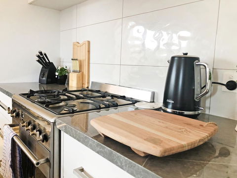 EMBRACING EVANDALE - Hosted By L'Abode Accommodation - Accommodation Redcliffe 20