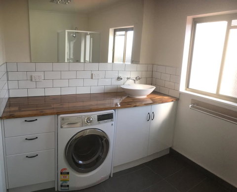 3ree- Spacious & Charming Apartment - Accommodation Redcliffe 9