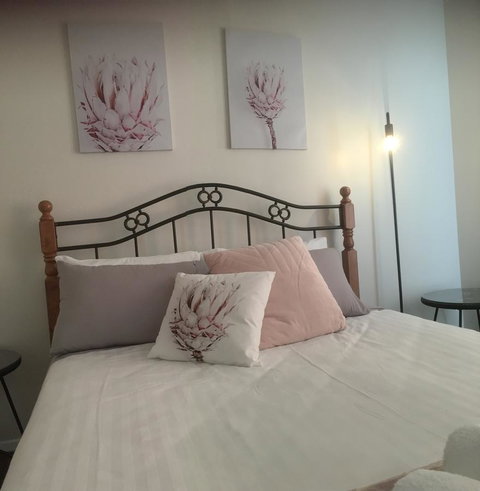 3ree- Spacious & Charming Apartment - Accommodation Redcliffe 3