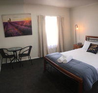 3ree- Spacious  Charming Apartment - Accommodation Redcliffe