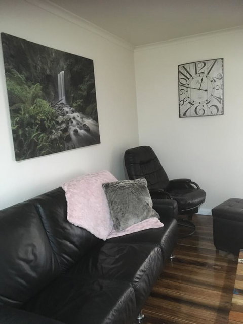 3ree- Spacious & Charming Apartment - Accommodation Redcliffe 6