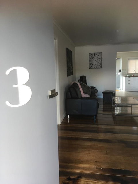 3ree- Spacious & Charming Apartment - Accommodation Redcliffe 15